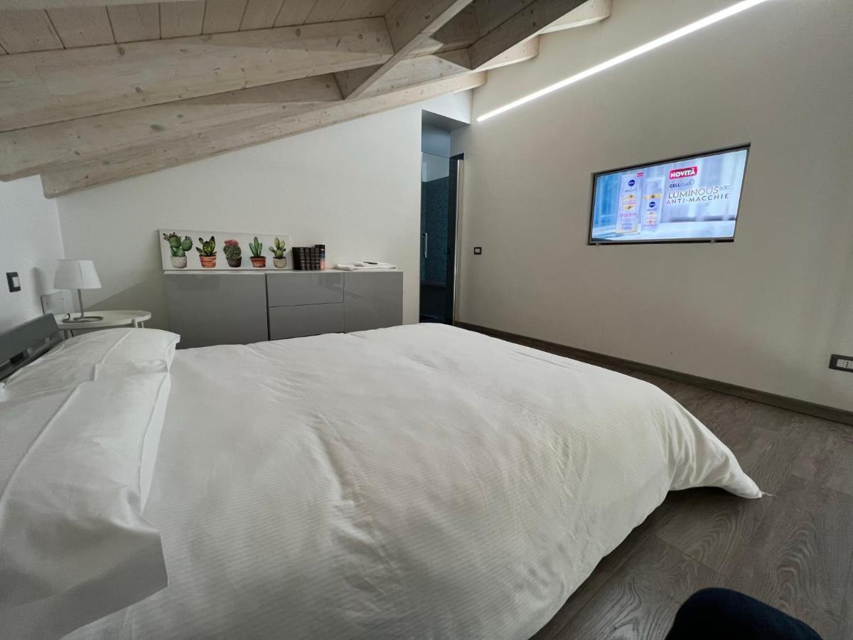 Blue Diamond Como Apartment ภายนอก รูปภาพ